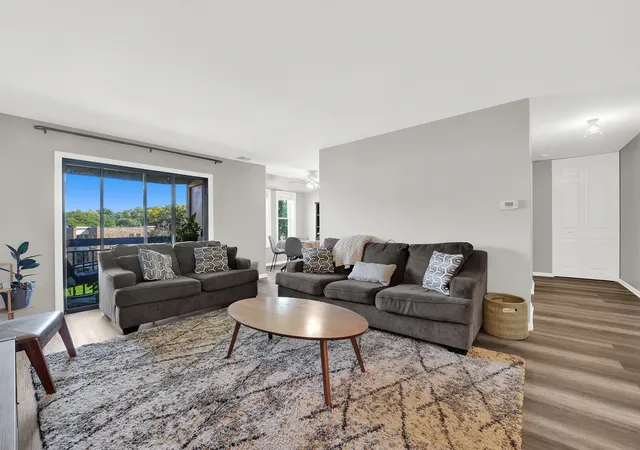 Photo 3 of Condo for sale at 2212 Country Clb Dr #22C, Woodridge, IL 60517 | MLS# 12770243 | Listing updated on 2026-10-05
