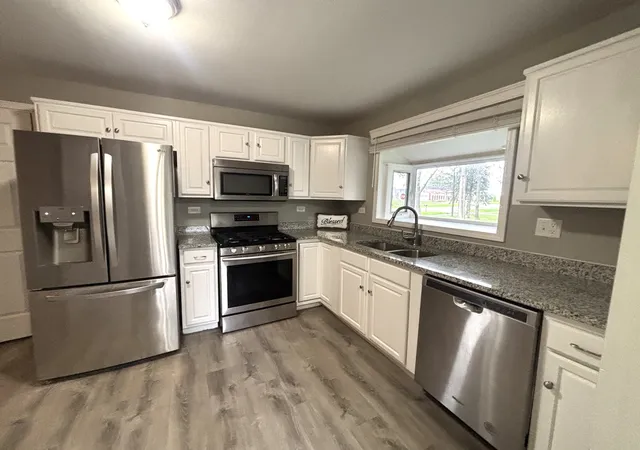 Photo 3 of Single family home for sale at 2276 Manchester Rd, Wheaton, IL 60187 | MLS# 12770249 | Listing updated on 2026-09-27