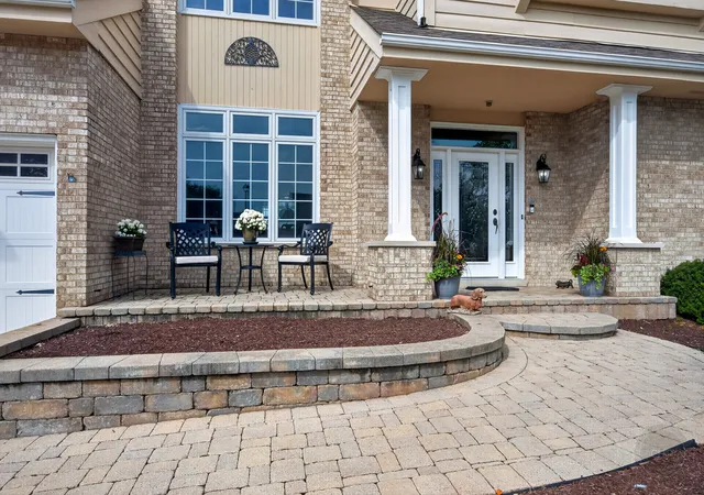 Photo 2 of Single family home for sale at 4020 White Eagle Dr, Naperville, IL 60564 | MLS# 12770253 | Listing updated on 2026-09-26