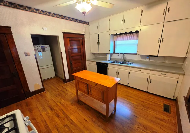 Photo 3 of Single family home for sale at 234 N Cherry St, Centralia, IL 62801 | MLS# 12770262 | Listing updated on 2026-10-03