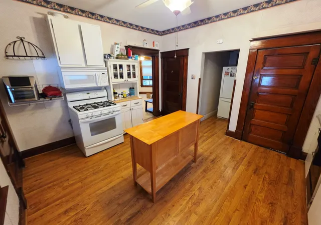 Photo 3 of Single family home for sale at 234 N Cherry St, Centralia, IL 62801 | MLS# 12770262 | Listing updated on 2026-10-03