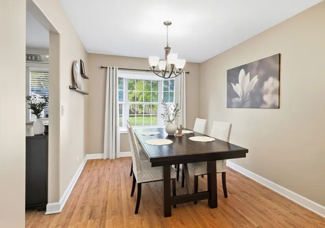 Photo 4 of Single family home for sale at 21 N Walnut Ct, Streamwood, IL 60107 | MLS# 12770263 | Listing updated on 2026-10-08