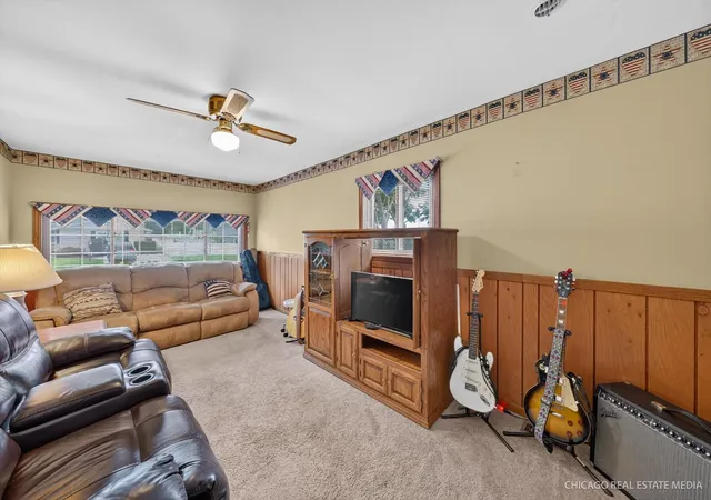 Photo 1 of Single family home for sale at 543 Germaine Ln, Elk Grove Village, IL 60007 | MLS# 12770280 | Listing updated on 2026-10-08