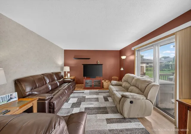 Photo 3 of Single family home for sale at 543 Germaine Ln, Elk Grove Village, IL 60007 | MLS# 12770280 | Listing updated on 2026-10-08
