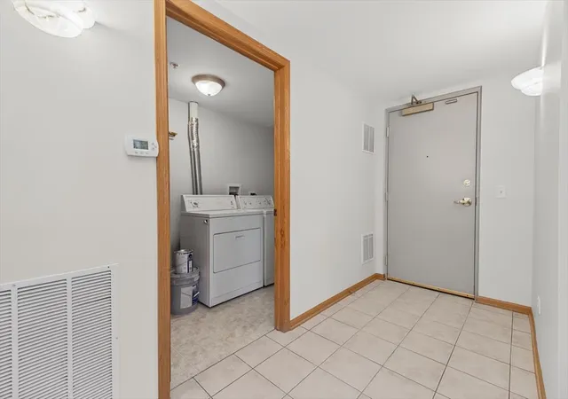 Photo 3 of Townhouse for sale at 11131 Waters Edge Dr #1B, Orland Park, IL 60467 | MLS# 12770284 | Listing updated on 2026-10-07