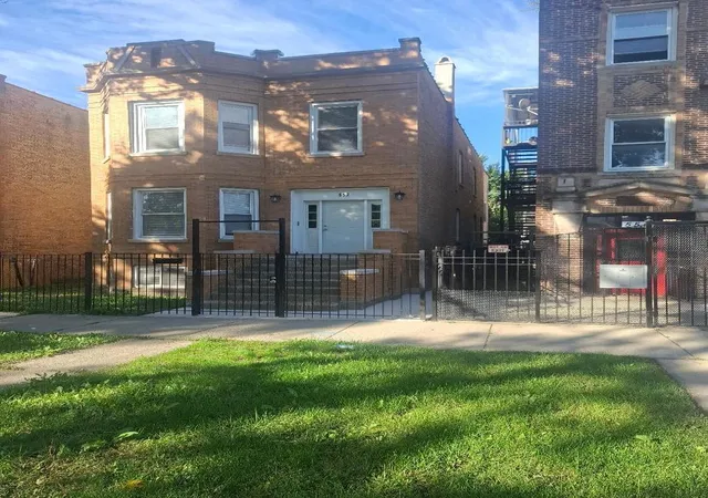 Multi family home for sale at 552 N Central Park Ave, Chicago, IL 60624 | MLS# 12770306
