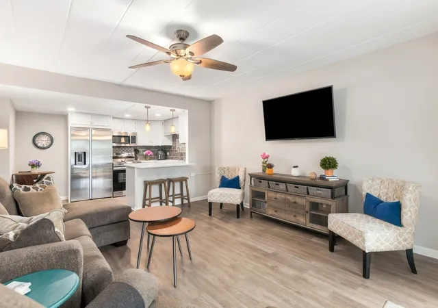 Photo 4 of Condo for sale at 5300 Walnut Ave #17A, Downers Grove, IL 60515 | MLS# 12770317 | Listing updated on 2026-09-27