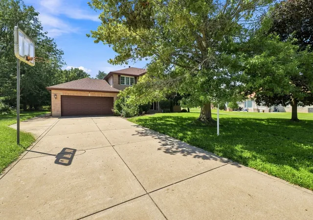 Photo 1 of Single family home for sale at 10 S Hampton Ct, Crete, IL 60417 | MLS# 12770324 | Listing updated on 2026-09-26