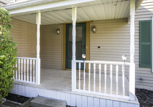 Photo 1 of Single family home for sale at 635 Tanglewood Dr, Algonquin, IL 60102 | MLS# 12770347 | Listing updated on 2026-10-28