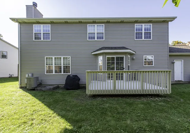 Photo 1 of Single family home for sale at 4052 Woodcrest Ct, Gurnee, IL 60031 | MLS# 12770349 | Listing updated on 2026-10-07