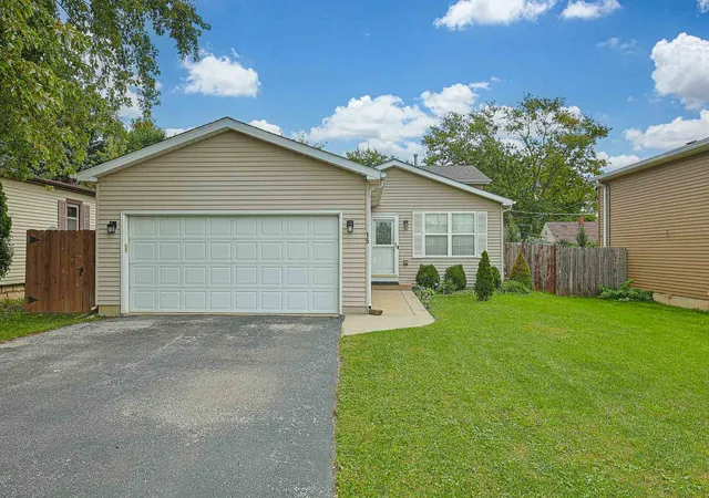 Photo 1 of Single family home for sale at 15 N Frolic Ave, Waukegan, IL 60085 | MLS# 12770354 | Listing updated on 2026-10-03