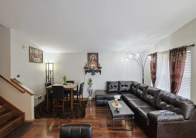 Photo 3 of Single family home for sale at 15 N Frolic Ave, Waukegan, IL 60085 | MLS# 12770354 | Listing updated on 2026-10-03