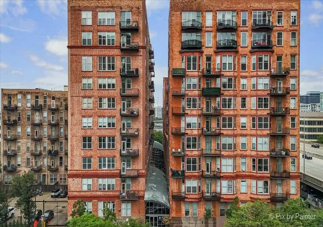 Photo 2 of Condo for sale at 500 S Clinton St #612, Chicago, IL 60607 | MLS# 12770355 | Listing updated on 2026-09-27