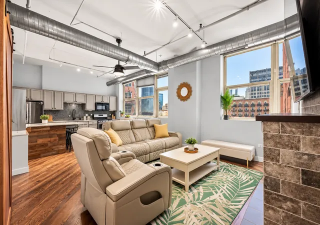 Photo 3 of Condo for sale at 500 S Clinton St #612, Chicago, IL 60607 | MLS# 12770355 | Listing updated on 2026-09-27