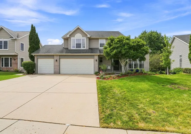 Single family home for sale at 66 White Oak Dr, North Aurora, IL 60542 | MLS# 12770359