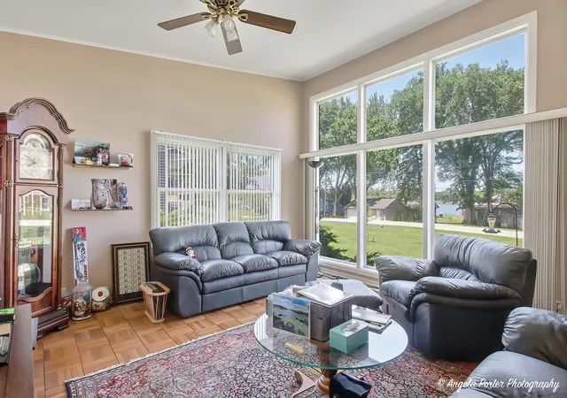 Photo 3 of Single family home for sale at 2923 Shorewood Dr, Mc Henry, IL 60050 | MLS# 12770371 | Listing updated on 2026-10-02