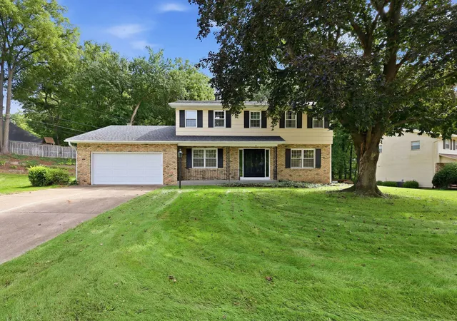 Photo 1 of Single family home for sale at 21 Estate Ct, Bettendorf, IA 52722 | MLS# 12770376 | Listing updated on 2026-10-06