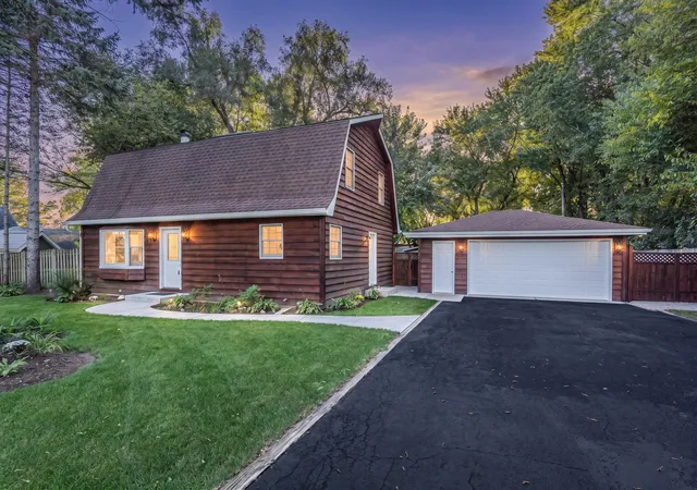 Single family home for sale at 27554 N Beech St, Island Lake, IL 60042 | MLS# 12770384