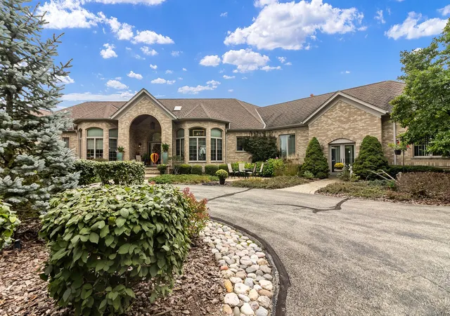 Photo 1 of Single family home for sale at 19014 Kishwaukee Valley Rd, Marengo, IL 60152 | MLS# 12770396 | Listing updated on 2026-10-07