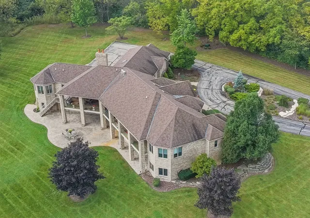 Photo 3 of Single family home for sale at 19014 Kishwaukee Valley Rd, Marengo, IL 60152 | MLS# 12770396 | Listing updated on 2026-10-07