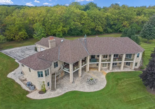 Photo 4 of Single family home for sale at 19014 Kishwaukee Valley Rd, Marengo, IL 60152 | MLS# 12770396 | Listing updated on 2026-10-07