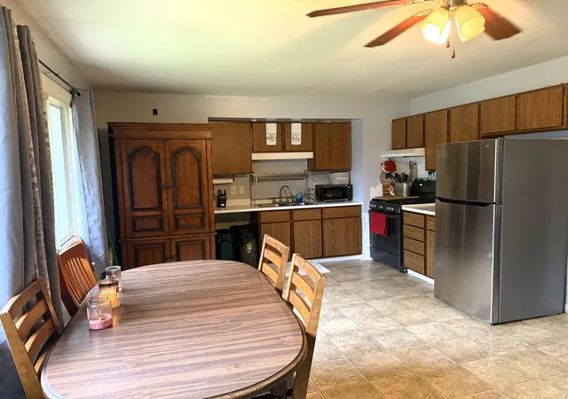 Photo 3 of Single family home for sale at 150 E Fremont St, Ottawa, IL 61350 | MLS# 12770398 | Listing updated on 2026-10-02