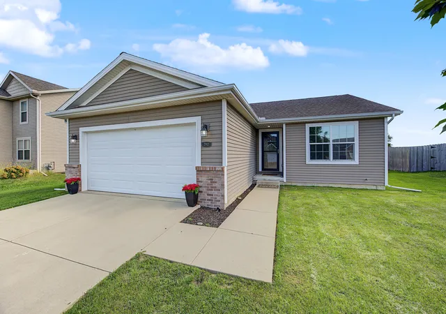 Photo 1 of Sale Pending at 2912 Conlor Dr, Bloomington, IL 61704 | MLS# 12770401 | Listing updated on 2026-10-04