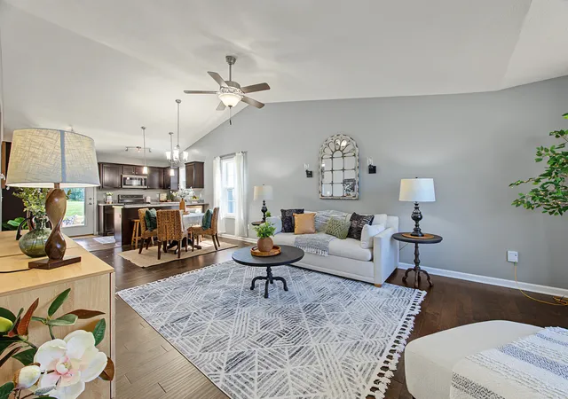 Photo 4 of Sale Pending at 2912 Conlor Dr, Bloomington, IL 61704 | MLS# 12770401 | Listing updated on 2026-10-04