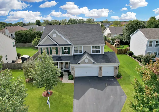Photo 3 of Single family home for sale at 404 Hackney Ln, Oswego, IL 60543 | MLS# 12770415 | Listing updated on 2026-10-04