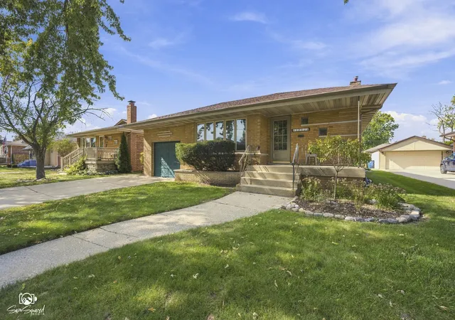 Photo 1 of Single family home for sale at 10124 Alice Ct, Oak Lawn, IL 60453 | MLS# 12770429 | Listing updated on 2026-10-28