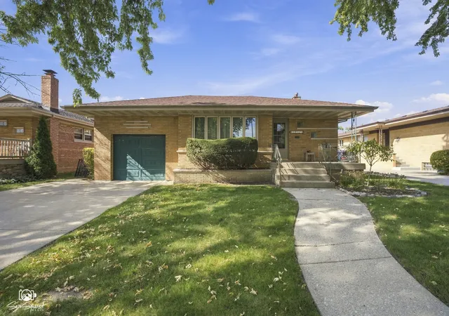 Photo 1 of Single family home for sale at 10124 Alice Ct, Oak Lawn, IL 60453 | MLS# 12770429 | Listing updated on 2026-10-28