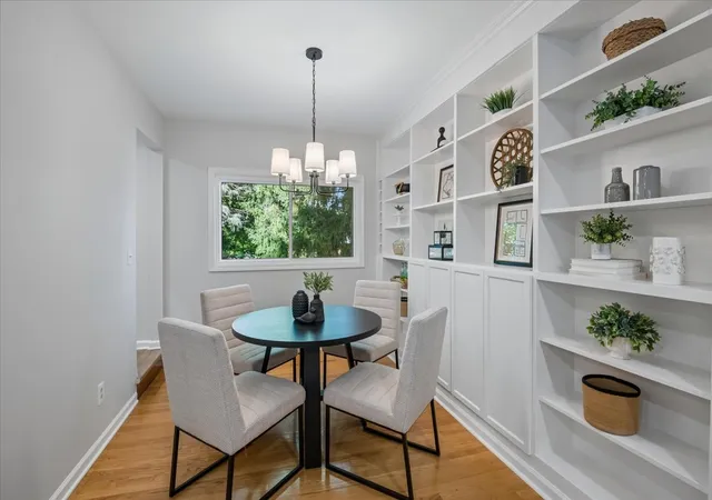 Photo 4 of Single family home for sale at 921 Bartlett Ter, Libertyville, IL 60048 | MLS# 12770441 | Listing updated on 2026-10-08