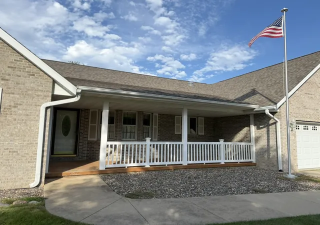 Photo 4 of Single family home for sale at 485 Lions Dr, Lena, IL 61048 | MLS# 12770449 | Listing updated on 2026-10-20