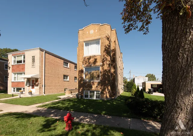 Listing Photo 4 - Condo for sale in building located at 10328 Elizabeth St, Westchester, IL 60154