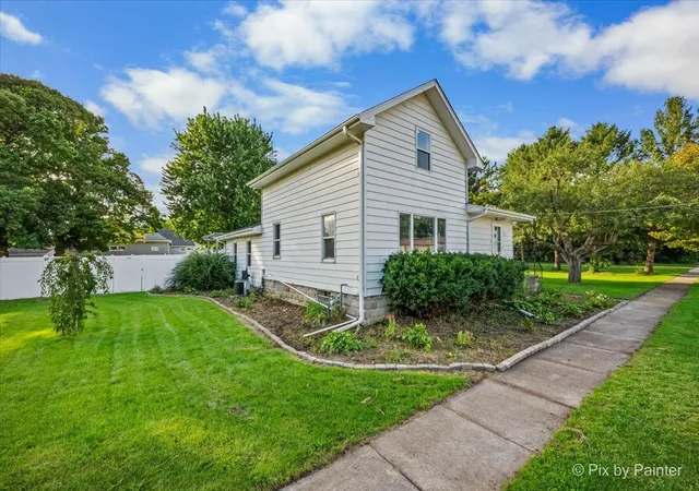 Photo 2 of Single family home for sale at 163 Wahlgren Ave, Hinckley, IL 60520 | MLS# 12770463 | Listing updated on 2026-10-06