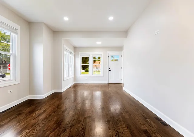 Photo 2 of Single family home for sale at 16563 S Park Ave, South Holland, IL 60473 | MLS# 12770465 | Listing updated on 2026-10-02
