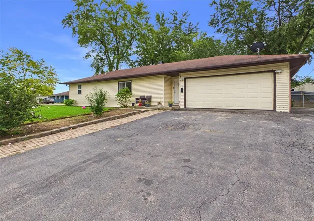 Photo 1 of Single family home for sale at 121 Fairway Rd, Carpentersville, IL 60110 | MLS# 12770469 | Listing updated on 2026-10-02
