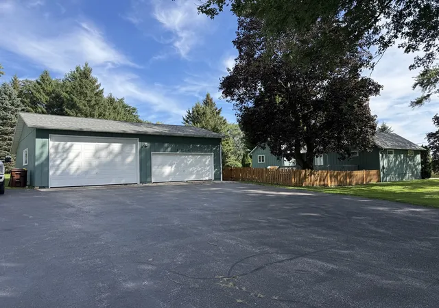 Photo 32 of Single family home for sale at 8014 Hillside Rd, Crystal Lake, IL 60012 | MLS# 12770476 | Listing updated on 2026-10-22