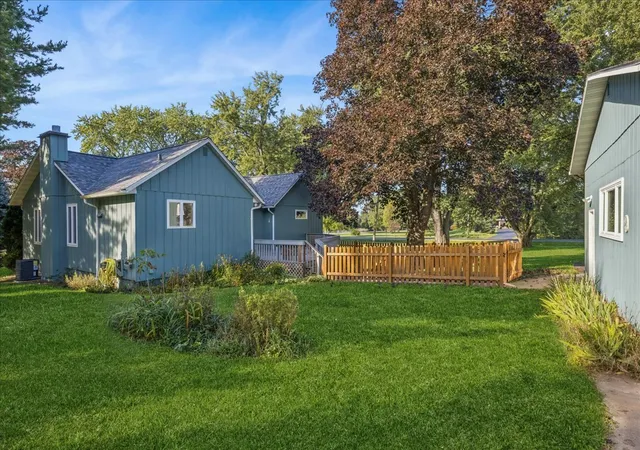 Photo 4 of Single family home for sale at 8014 Hillside Rd, Crystal Lake, IL 60012 | MLS# 12770476 | Listing updated on 2026-10-07