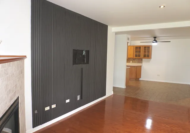 Photo 3 of Condo for sale at 1503 N Windsor Dr #302, Arlington Heights, IL 60004 | MLS# 12770485 | Listing updated on 2026-10-05