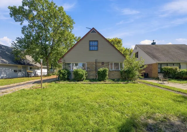 Photo 2 of Single family home for sale at 17143 Ridgewood Ave, Lansing, IL 60438 | MLS# 12770487 | Listing updated on 2026-10-03