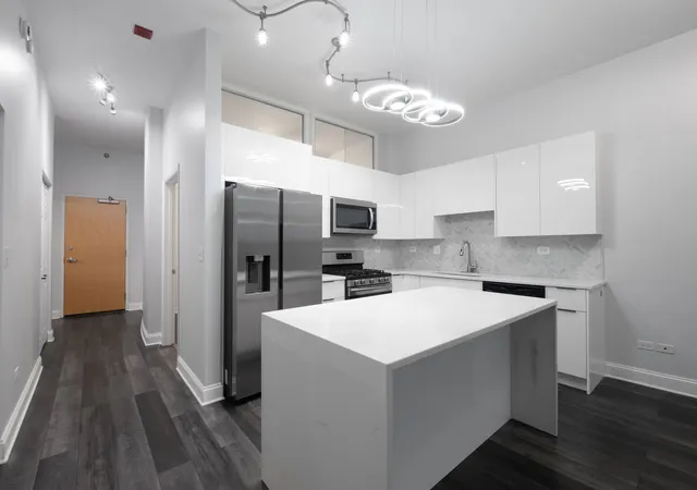 Photo 2 of Condo for sale at 1600 S Indiana Ave #605, Chicago, IL 60616 | MLS# 12770497 | Listing updated on 2026-09-28