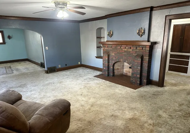 Photo 4 of House for sale at 1011 15th Avenue, Rockford, IL 61104 | MLS# 12770500 | Listing updated on 2026-10-05