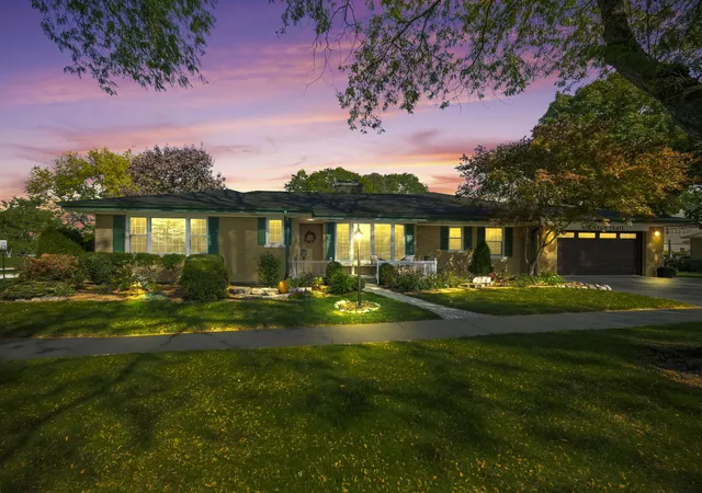Photo 2 of Single family home for sale at 523 We Go Trl S, Mount Prospect, IL 60056 | MLS# 12770506 | Listing updated on 2026-10-09