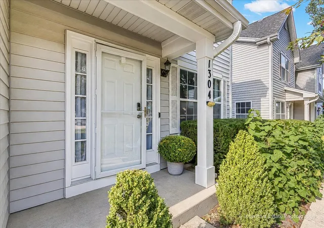 Photo 3 of Townhouse for sale at 1304 Orleans Dr #1304, Mundelein, IL 60060 | MLS# 12770523 | Listing updated on 2026-10-03