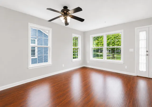 Photo 4 of Townhouse for sale at 1304 Orleans Dr #1304, Mundelein, IL 60060 | MLS# 12770523 | Listing updated on 2026-10-03