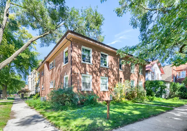 Photo 1 of Condo for sale at 1930 W Birchwood Ave #1, Chicago, IL 60626 | MLS# 12770524 | Listing updated on 2026-09-28