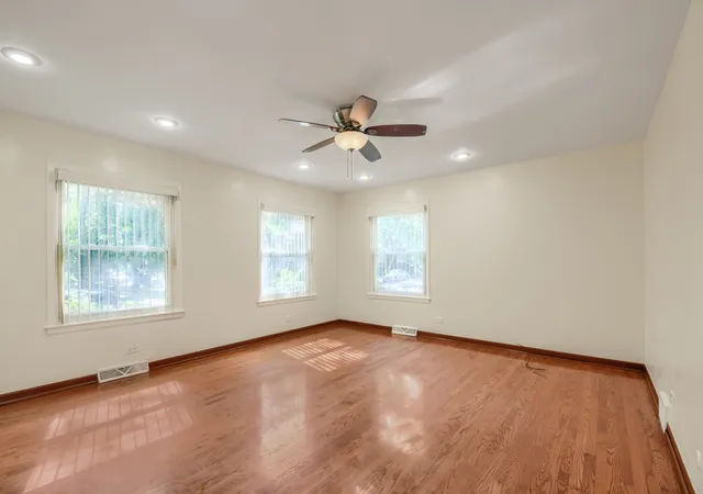 Photo 2 of Condo for sale at 1930 W Birchwood Ave #1, Chicago, IL 60626 | MLS# 12770524 | Listing updated on 2026-09-28