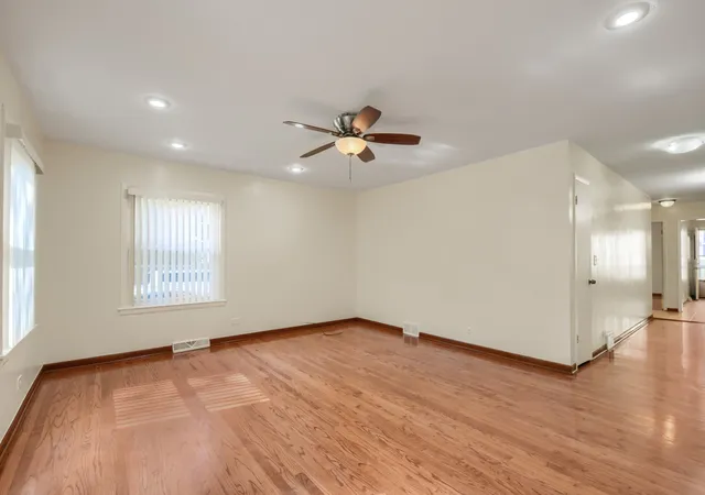 Photo 3 of Condo for sale at 1930 W Birchwood Ave #1, Chicago, IL 60626 | MLS# 12770524 | Listing updated on 2026-09-28