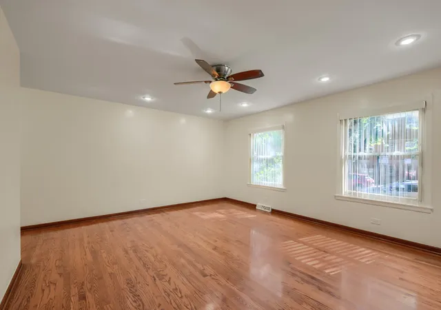 Listing Photo 4 - Condo for sale in building located at 1930 W Birchwood Ave, Chicago, IL 60626 - Unit #1